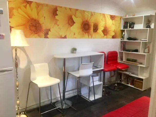 Comfy Rooms. Shared East London Homestay. Habitación en casa particular