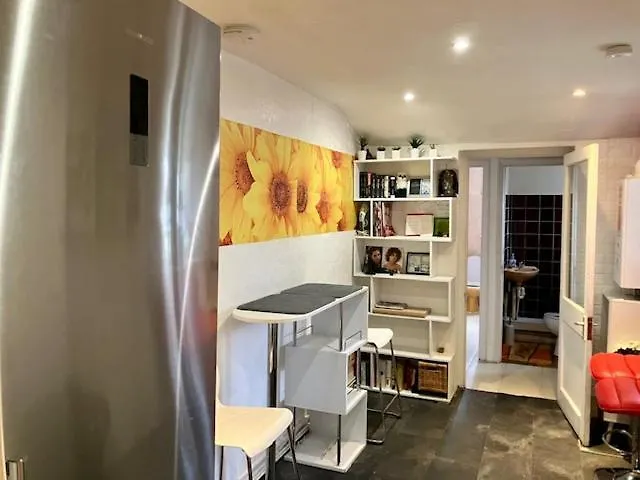 Habitación en casa particular Comfy Rooms. Shared East London Homestay.